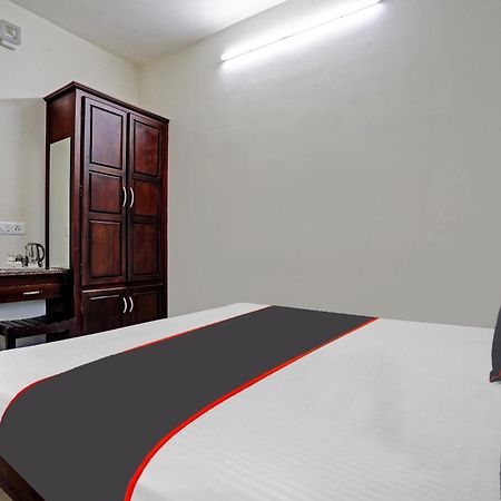 Hotel Collection O White House Pearl Kochi Exterior foto