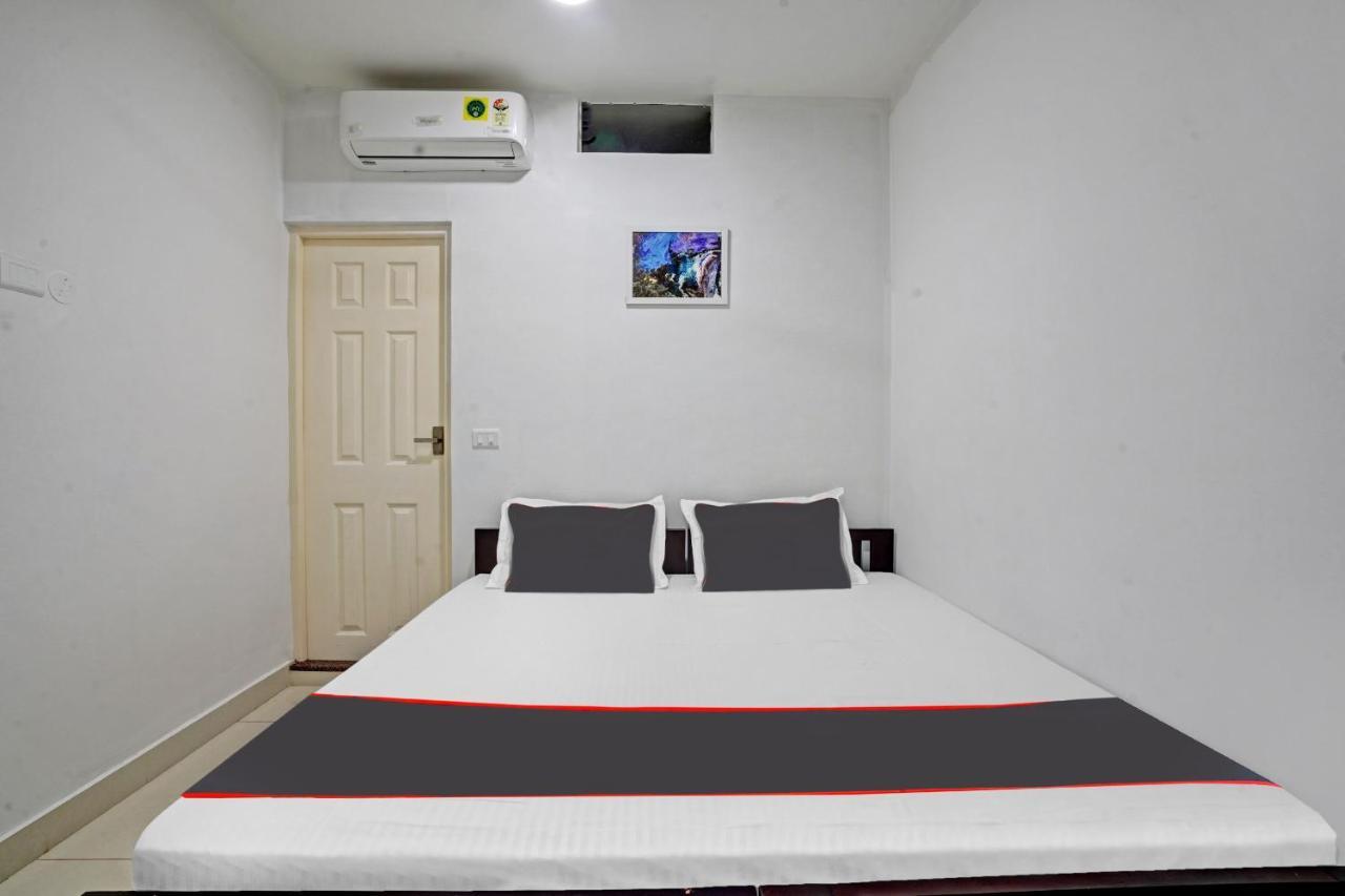 Hotel Collection O White House Pearl Kochi Exterior foto