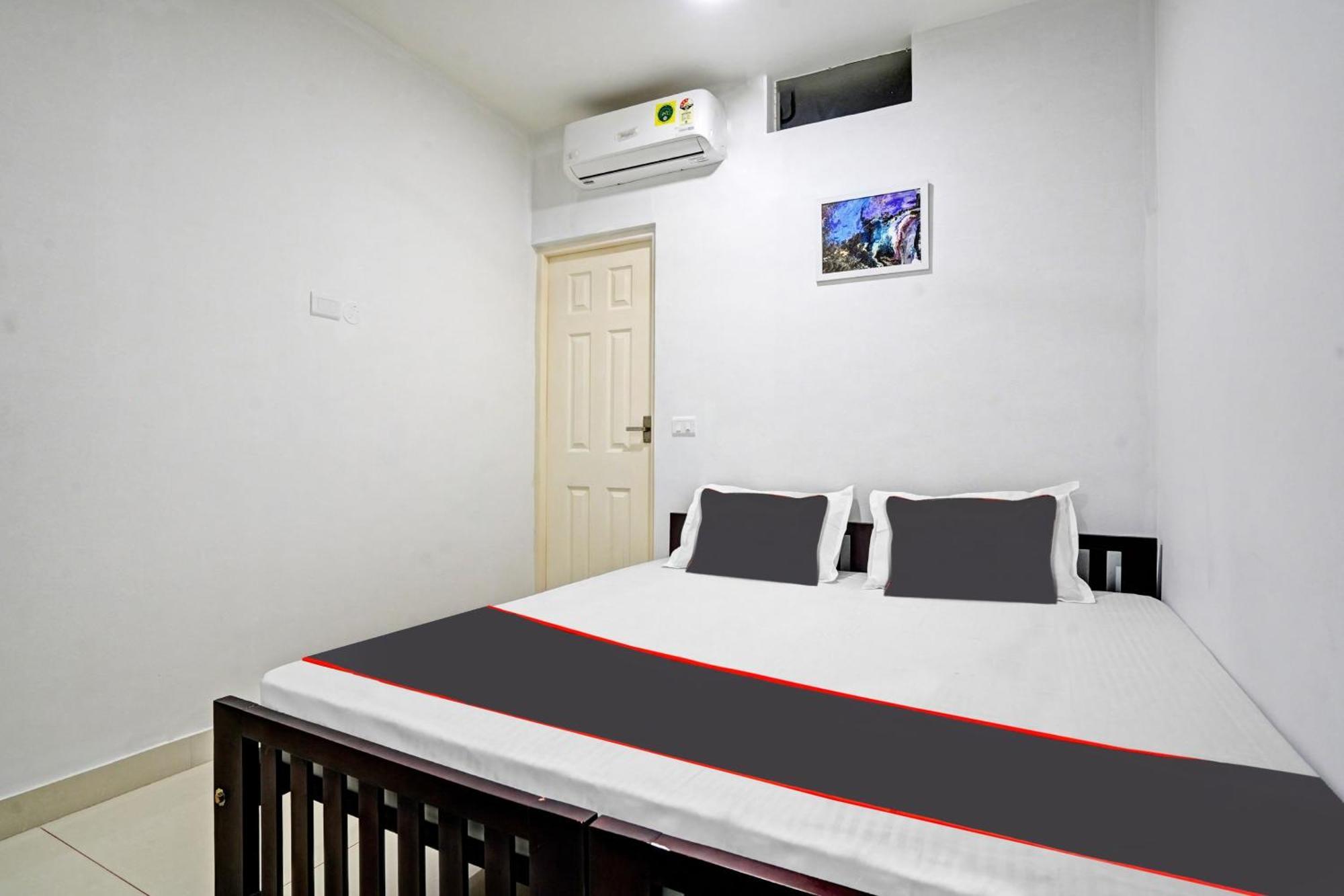 Hotel Collection O White House Pearl Kochi Exterior foto
