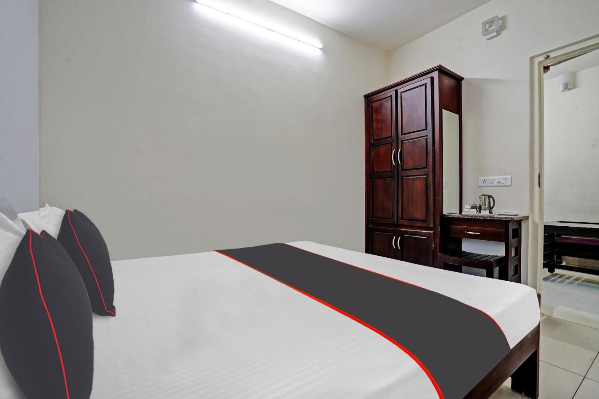 Hotel Collection O White House Pearl Kochi Exterior foto